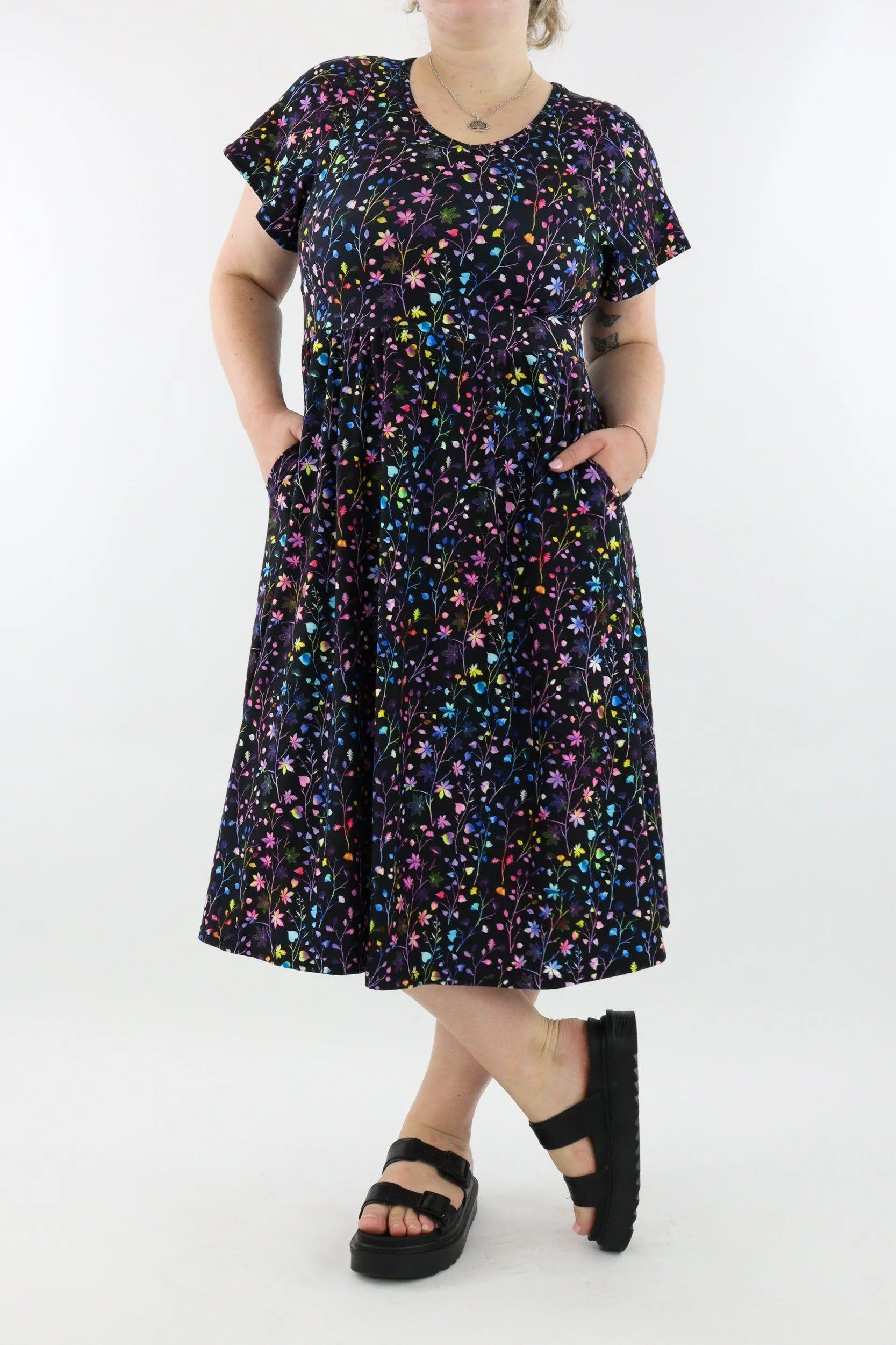 Little Leaves - A-Line Dress - Midi Length - Side Pockets
